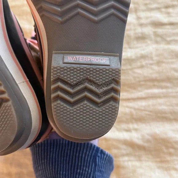 Sorel kids Joan of Arctic Boots - Picture 15 of 17